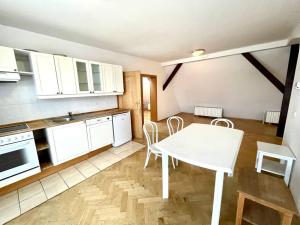 Pronájem bytu 3+kk, Praha - Střešovice, Pod Andělkou, 118 m2