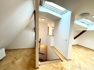 Pronájem bytu 3+kk, Praha - Střešovice, Pod Andělkou, 118 m2