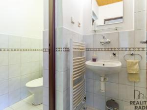 Pronájem atypického bytu, Praha - Dolní Chabry, 22 m2