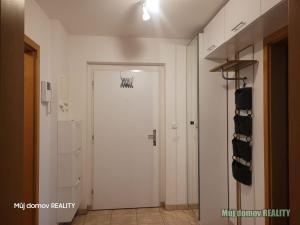 Pronájem bytu 2+kk, Praha - Dejvice, Lindleyova, 50 m2