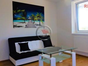Pronájem bytu 1+kk, Třebíč, Modřínová, 42 m2