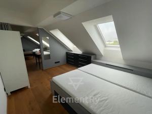 Pronájem bytu 2+kk, Hradec Králové, Resslova, 44 m2