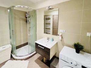 Prodej bytu 2+kk, Praha - Holešovice, V háji, 54 m2