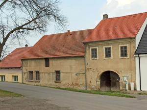 Prodej komerční nemovitosti, Vykáň, 450 m2