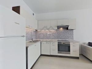 Prodej bytu 1+kk, Praha - Dolní Měcholupy, Honzíkova, 37 m2