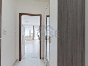 Prodej bytu 1+kk, Praha - Dolní Měcholupy, Honzíkova, 37 m2