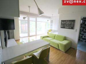 Pronájem bytu 1+kk, Zlín, Pod Křiby, 38 m2