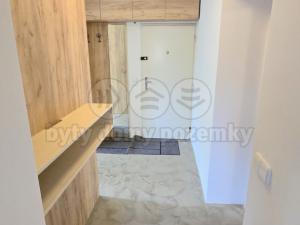 Pronájem bytu 2+1, Praha - Košíře, Kvapilova, 58 m2