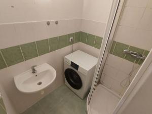 Pronájem bytu 1+kk, Valašské Meziříčí - Krásno nad Bečvou, Nádražní, 33 m2