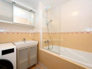 Pronájem bytu 1+kk, Praha - Holešovice, U měšťanského pivovaru, 45 m2