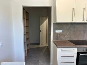 Pronájem bytu 2+1, Praha - Strašnice, Na hroudě, 58 m2