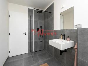Prodej rodinného domu, Panenské Břežany, Hlavní, 260 m2