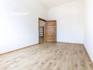 Pronájem bytu 2+1, Teplice, Benešovo náměstí, 76 m2