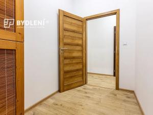 Pronájem bytu 2+1, Teplice, Benešovo náměstí, 76 m2