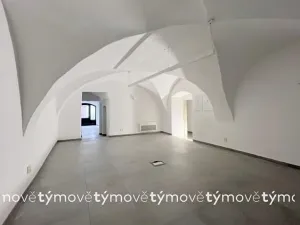 Pronájem obchodního prostoru, Pardubice, Zámecká, 105 m2