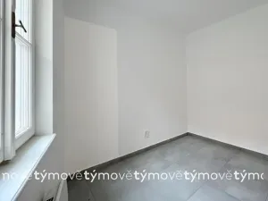 Pronájem obchodního prostoru, Pardubice, Zámecká, 105 m2