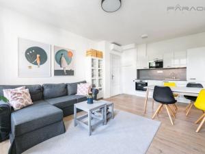 Pronájem bytu 3+kk, Praha - Karlín, Sokolovská, 70 m2