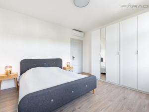 Pronájem bytu 3+kk, Praha - Karlín, Sokolovská, 70 m2