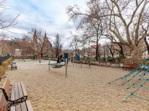 Pronájem bytu 3+kk, Praha - Karlín, Sokolovská, 70 m2