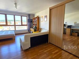 Prodej bytu 1+kk, Písek, V Portyči, 51 m2