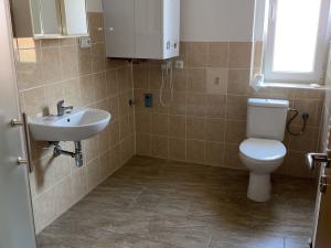 Pronájem bytu 1+1, Kladno, Školská, 35 m2