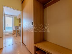Pronájem bytu 1+kk, Praha - Troja, Hnězdenská, 39 m2