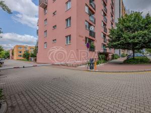 Pronájem bytu 1+kk, Praha - Troja, Hnězdenská, 39 m2