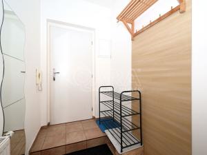 Pronájem bytu 2+kk, Praha - Strašnice, Černokostelecká, 32 m2