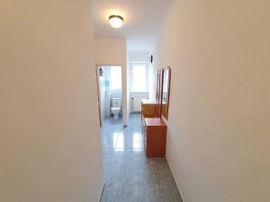 Pronájem bytu 2+kk, Praha, U kněžské louky, 50 m2