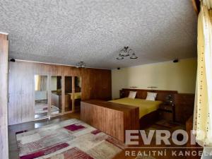 Prodej rodinného domu, Uhlířské Janovice, Kolínská, 495 m2