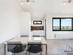 Pronájem bytu 2+kk, Praha - Vysočany, Svatošových, 66 m2