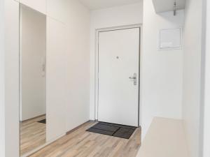 Pronájem bytu 2+kk, Praha - Vysočany, Svatošových, 66 m2