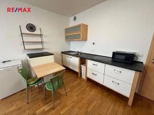 Pronájem bytu 1+kk, Černošice, Mokropeská, 29 m2