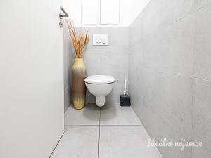 Pronájem bytu 2+kk, Horoměřice, Velvarská, 53 m2