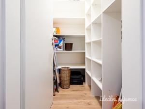 Pronájem bytu 2+kk, Horoměřice, Velvarská, 53 m2