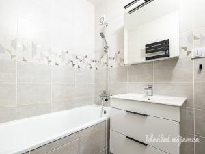 Pronájem bytu 3+kk, Praha - Letňany, Malkovského, 72 m2