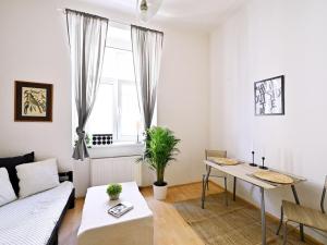 Prodej bytu 1+kk, Praha - Michle, Magistrů, 23 m2