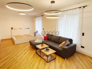 Pronájem bytu 1+kk, Praha, Bělocerkevská, 62 m2
