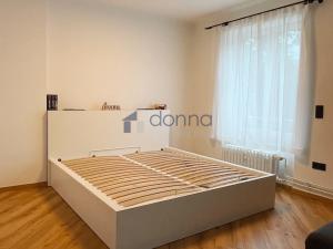 Pronájem bytu 1+kk, Praha, Bělocerkevská, 62 m2