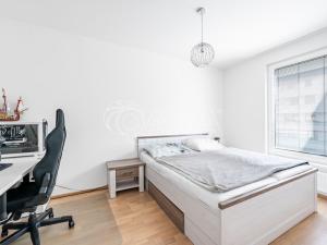 Pronájem bytu 2+kk, Praha, Schránilova, 52 m2
