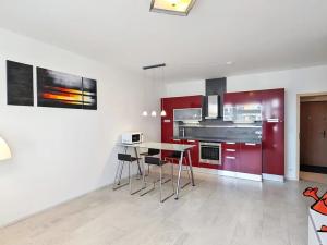 Pronájem bytu 2+kk, Praha - Vysočany, Poděbradská, 49 m2