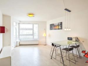 Pronájem bytu 2+kk, Praha - Vysočany, Poděbradská, 49 m2