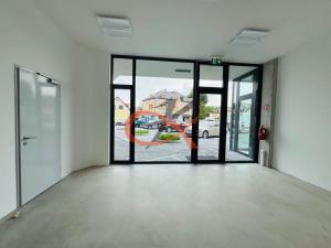 Pronájem obchodního prostoru, Rožnov pod Radhoštěm, 52 m2