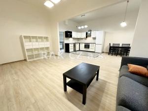 Pronájem bytu 2+kk, Praha - Staré Město, Benediktská, 76 m2