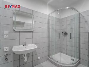 Pronájem bytu 1+kk, Praha - Holešovice, Ortenovo náměstí, 50 m2