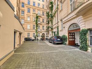 Pronájem bytu 3+kk, Praha - Nové Město, Lazarská, 70 m2
