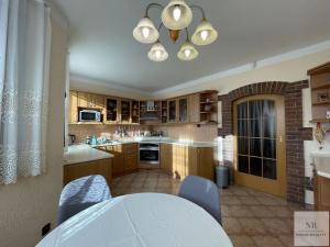 Prodej rodinného domu, Karlovy Vary, K Letišti, 160 m2