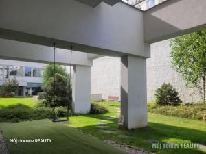 Pronájem bytu 2+kk, Praha - Holešovice, Komunardů, 60 m2