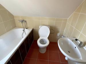 Pronájem bytu 2+kk, Uherské Hradiště - Jarošov, Na Návsi, 34 m2