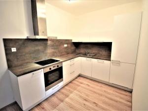 Pronájem bytu 2+kk, Praha - Háje, Jurkovičova, 66 m2